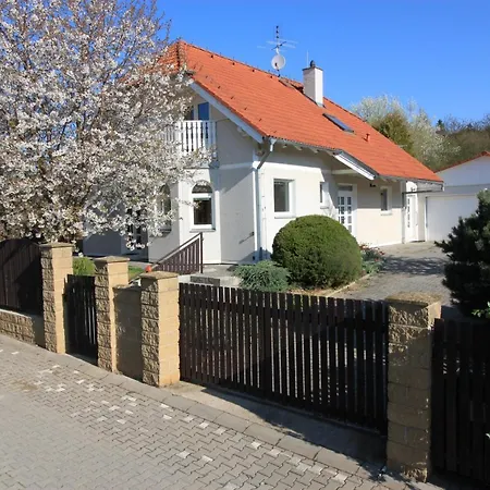 Idyllicprague Cherry Tree Holiday home