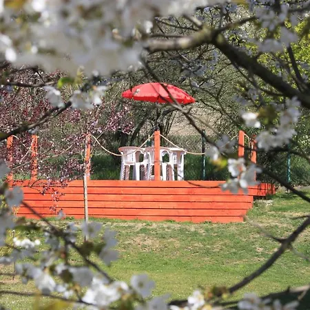 Holiday home Idyllicprague Cherry Tree Cerny Vul