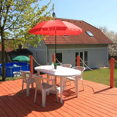 Holiday home Idyllicprague Cherry Tree Cerny Vul