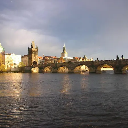 Holiday home Idyllicprague Cherry Tree Cerny Vul
