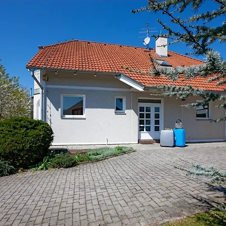 Holiday home Idyllicprague Cherry Tree