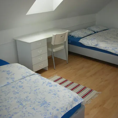 Holiday home Idyllicprague Cherry Tree Cerny Vul